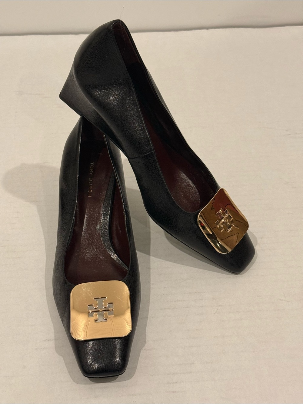 Tory Burch Georgia Black Leather Wedge Pumps Size 6.5 - Picture 2 of 16